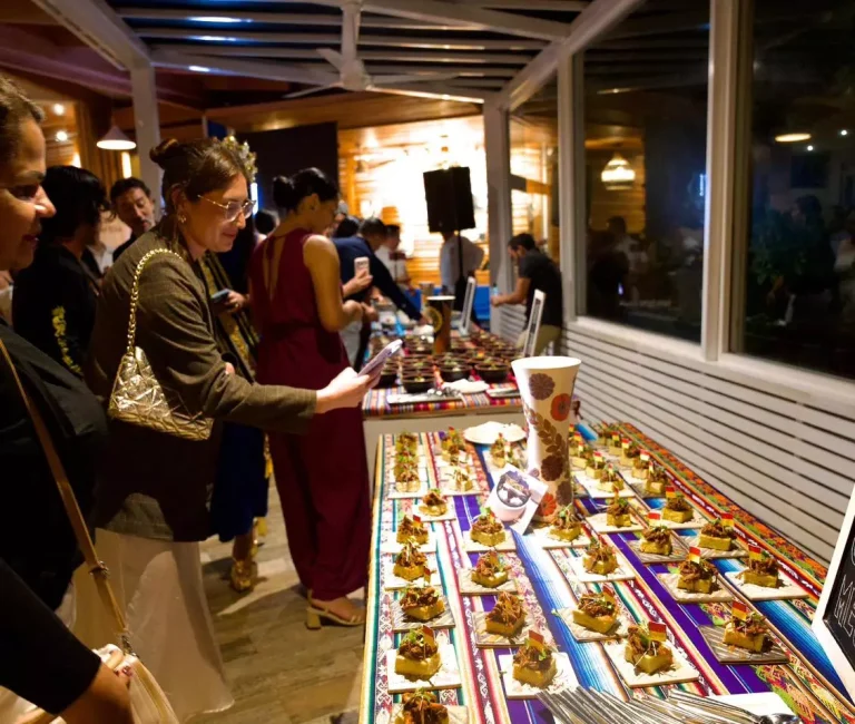 Est MDNASKJHDKAHDAKHDSK