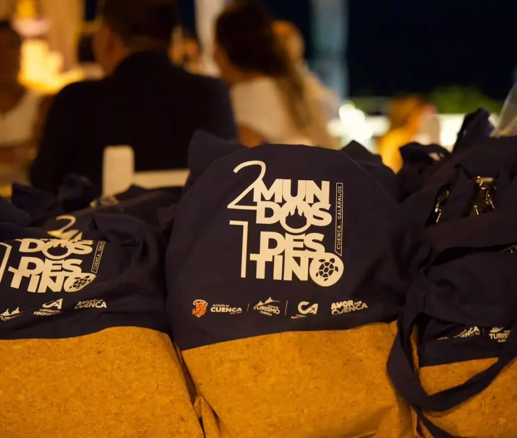 Cuenca y Galápagos sellan alianza histórica para la conectividad y el desarrollo turístico